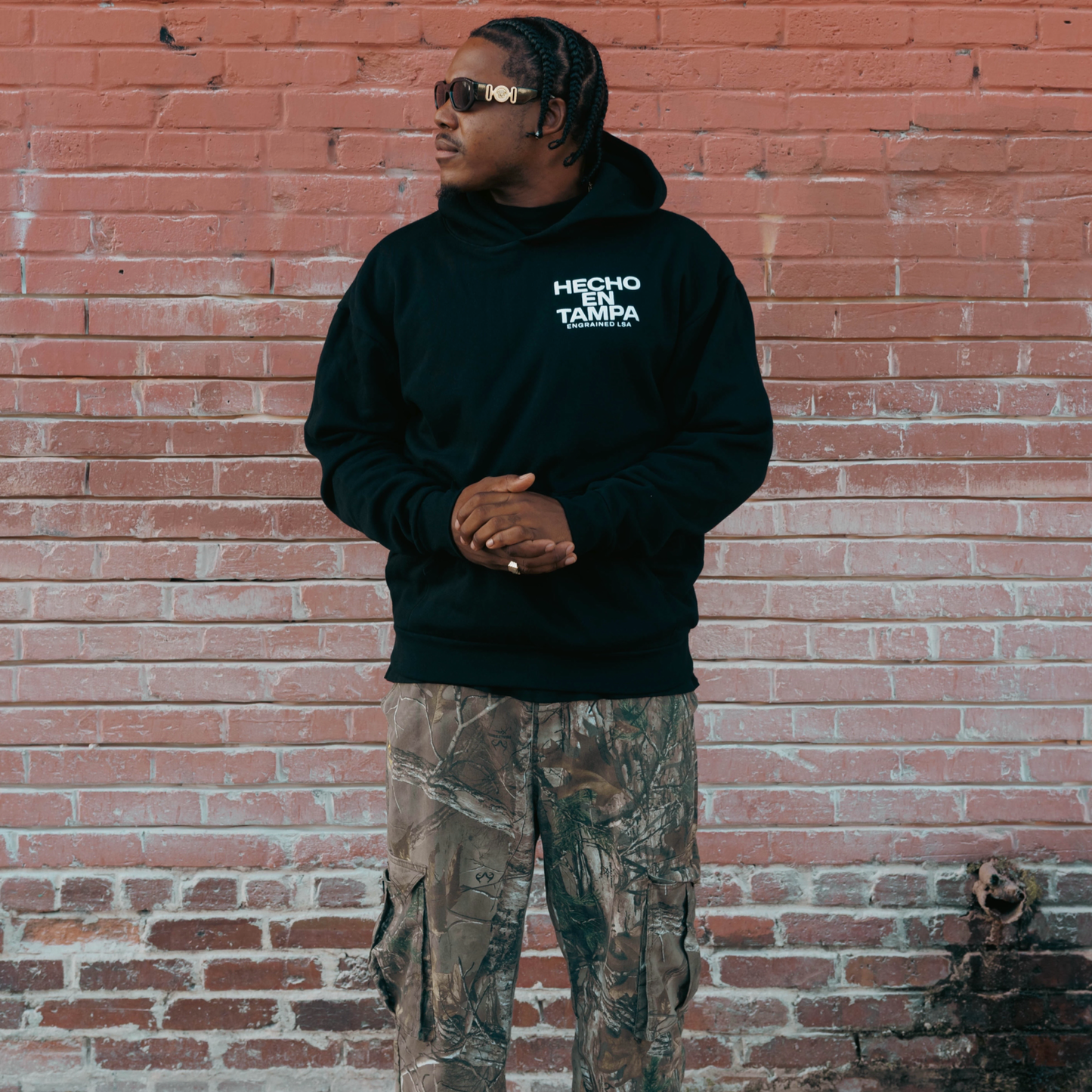 Hecho En Tampa Staple Hoodie (Black)